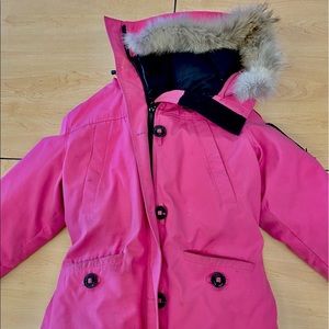 Selling pink Canada Goose (with fur). In good condition.